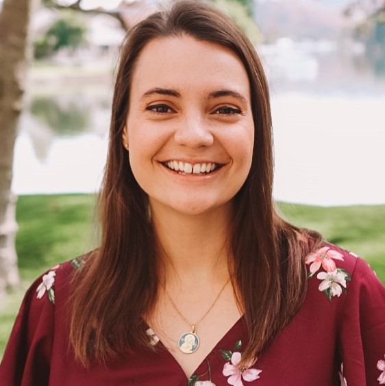 Maggie Craig Headshot
